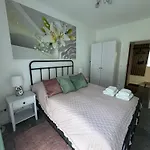 Szmaragdowy I Perlowy- Dworska 27a